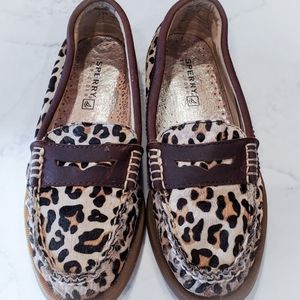 Unique faux mohair cheetah print Sperry Loafers size 6